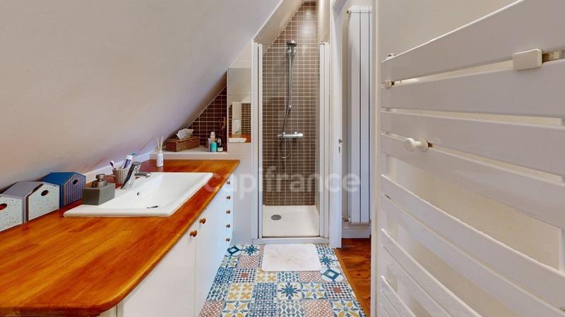 Maison - 95 m² - 5 pièces