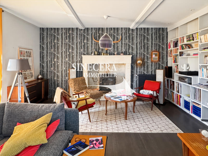 Maison - 260 m² - 9 pièces