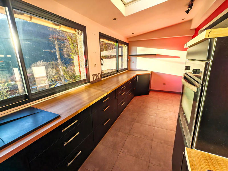 Maison - 92 m² - 4 pièces