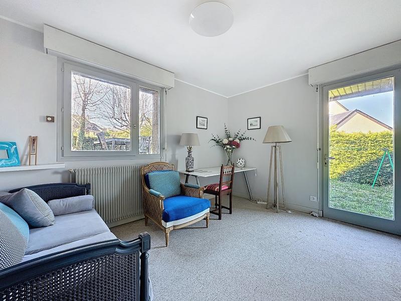 Maison - 220 m² - 9 pièces