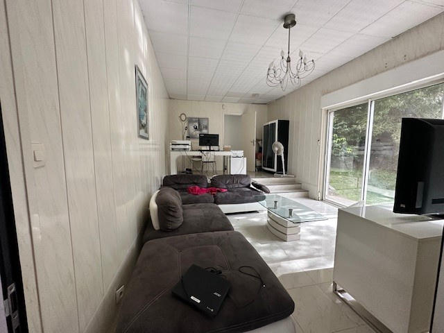 Propriété - 1 m² - 8 pièces