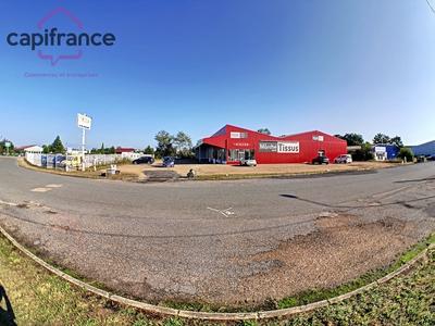 Local commercial - 980 m² - 3 pièces