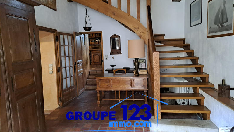 Maison - 521 m² - 18 pièces