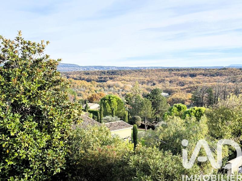 Maison - 240 m² - 10 pièces