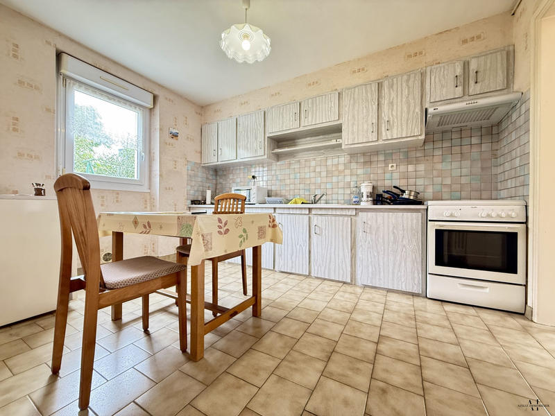 Maison traditionnelle - 121 m² - 7 pièces