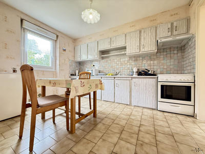 Maison traditionnelle - 121 m² - 7 pièces