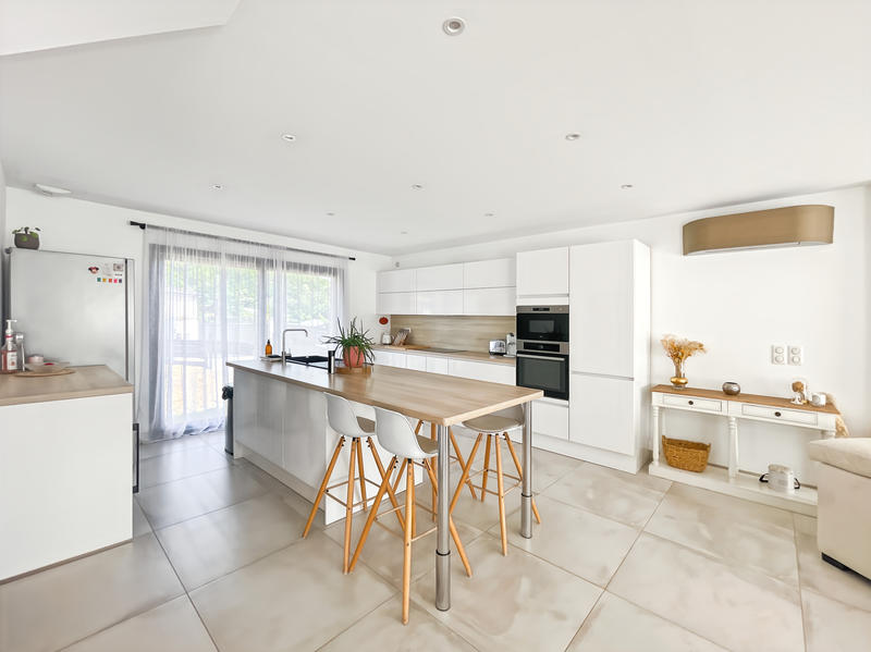 Maison - 157 m² - 6 pièces