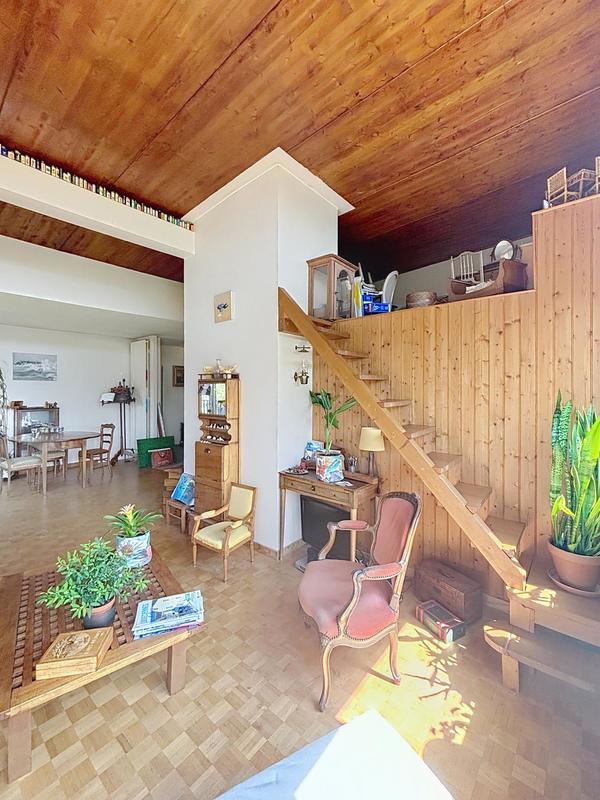 Appartement - 92 m² - 5 pièces