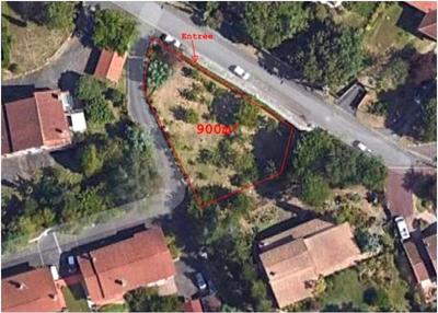 Terrain constructible - 900 m²