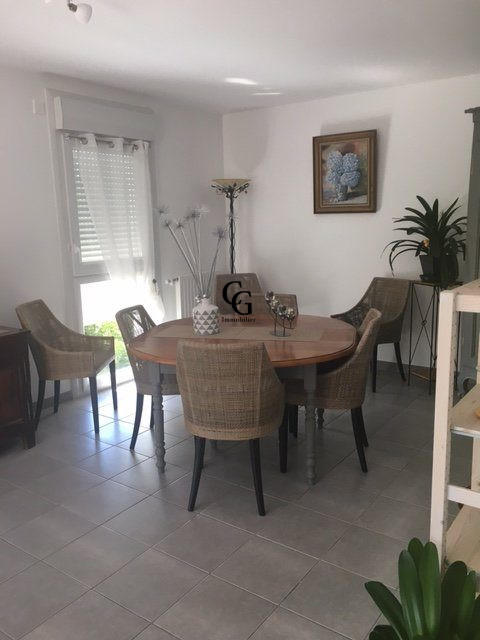 Appartement - 93 m² - 3 pièces