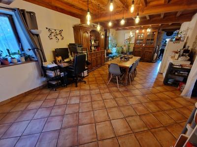 Propriété - 330 m² - 19 pièces