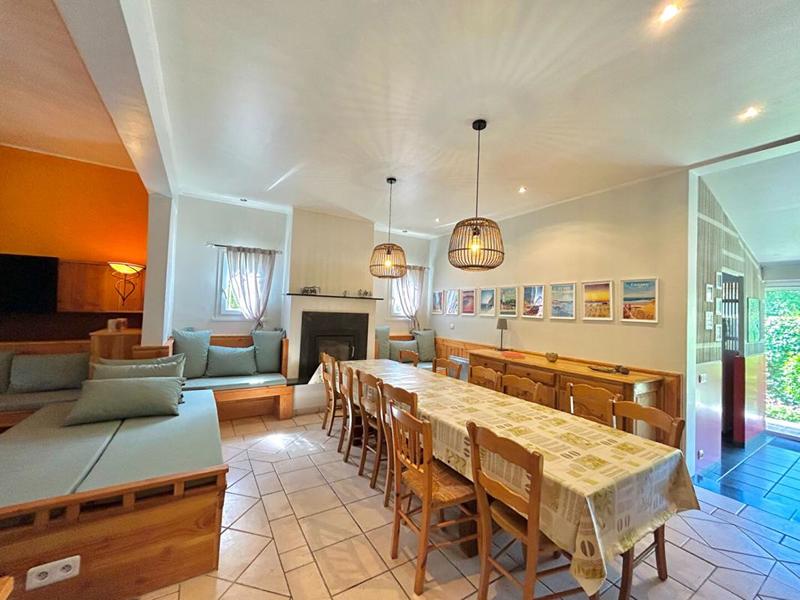 Maison - 240 m² - 11 pièces