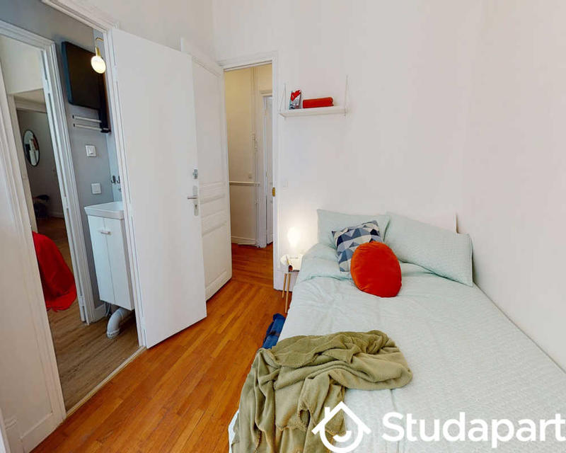 Chambre - 65 m² - 1 pièce