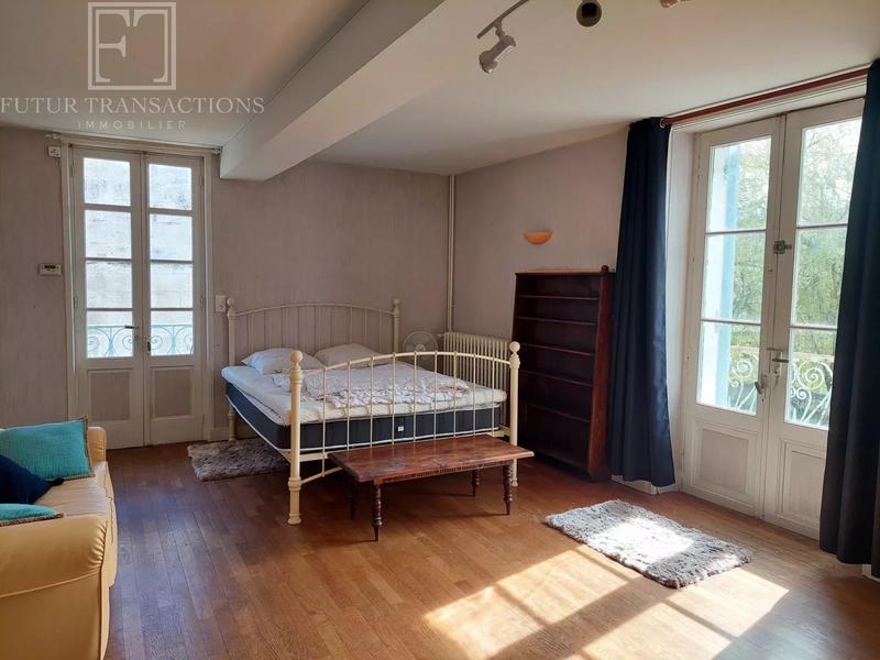 Maison - 215 m² - 5 pièces