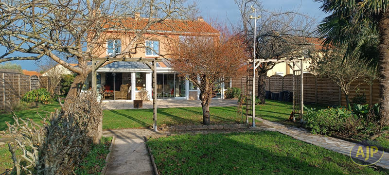 Maison - 193 m² - 8 pièces