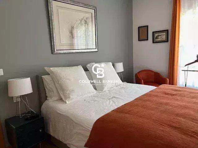 Maison - 200 m² - 6 pièces