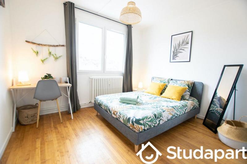 Chambre - 12 m² - 1 pièce