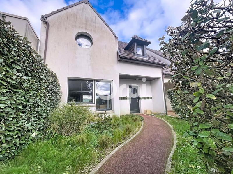 Maison - 104 m² - 4 pièces