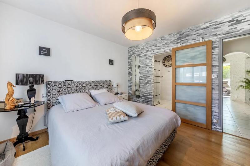 Maison - 186 m² - 7 pièces