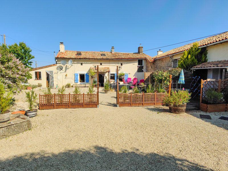 Maison - 211 m² - 9 pièces