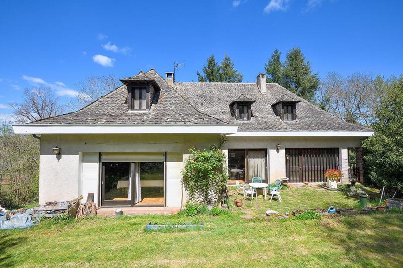 Maison - 335 m² - 11 pièces