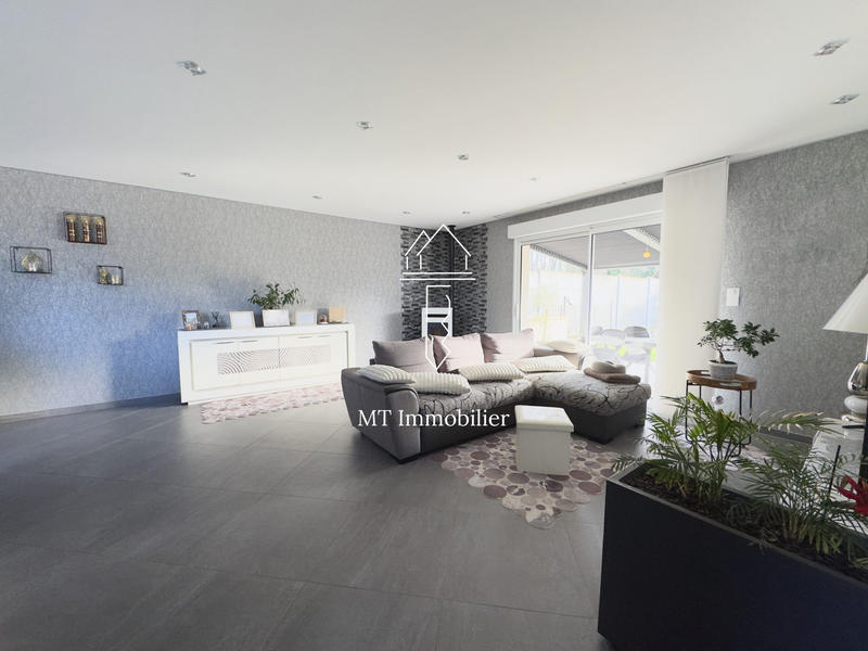 Maison - 137 m² - 5 pièces