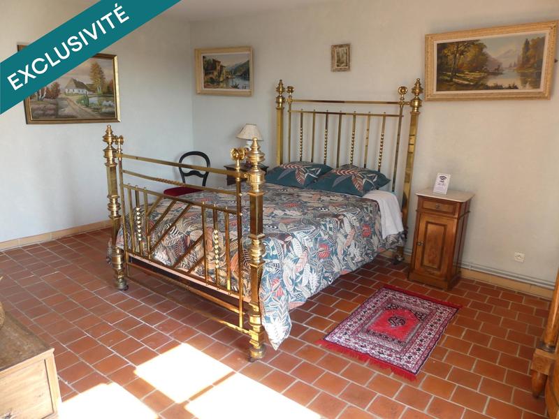 Maison - 363 m² - 10 pièces