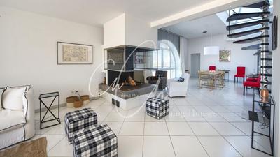 Appartement - 210 m² - 5 pièces