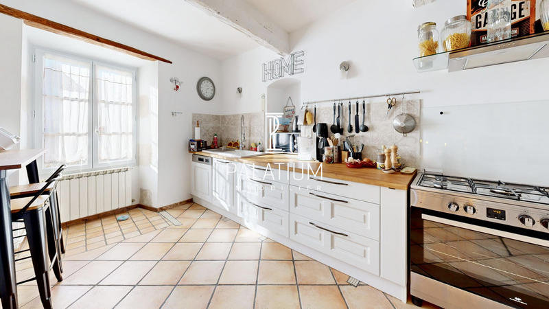 Maison - 316 m² - 9 pièces