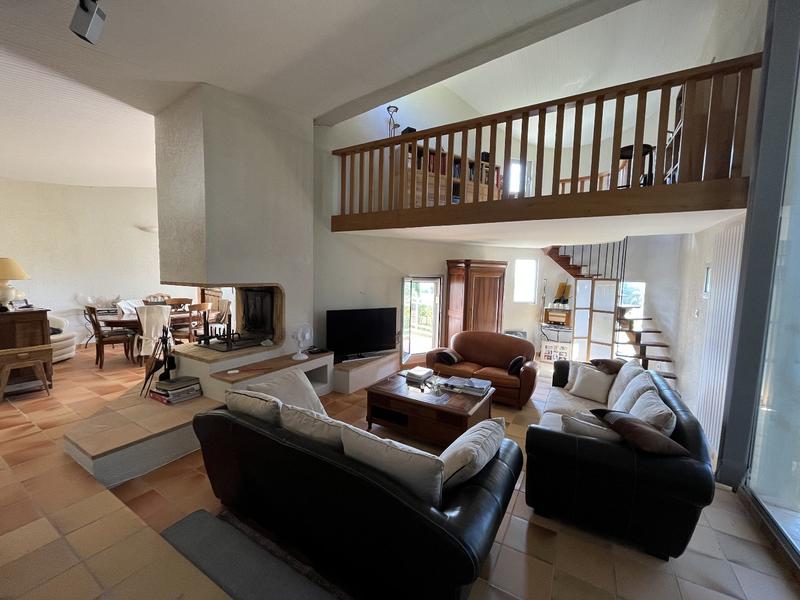 Maison - 342 m² - 10 pièces