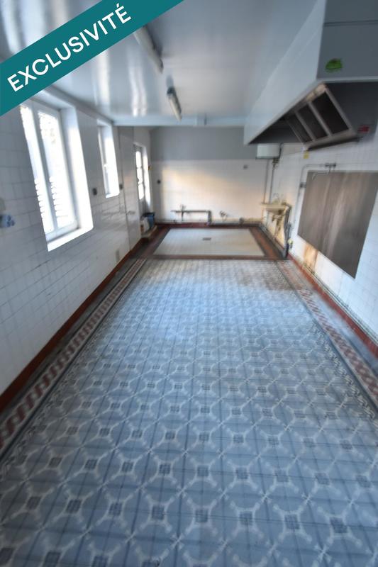 Maison - 301 m² - 12 pièces