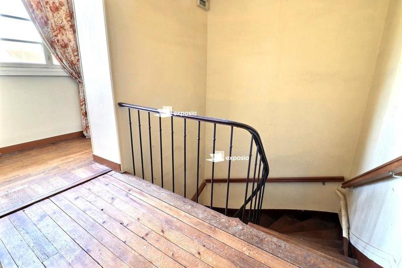 Maison - 247 m² - 8 pièces