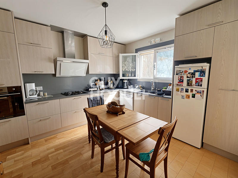 Maison - 137 m² - 5 pièces