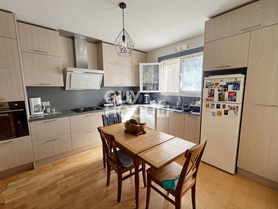 Maison - 137 m² - 5 pièces