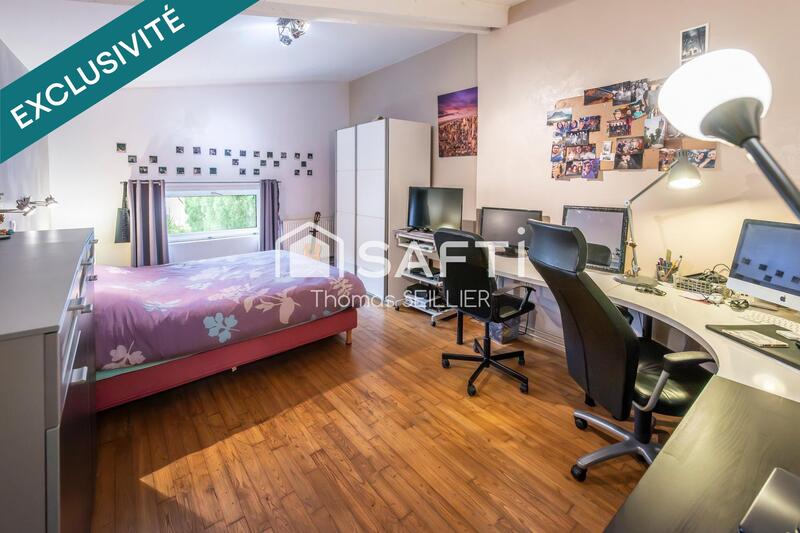 Maison - 220 m² - 6 pièces