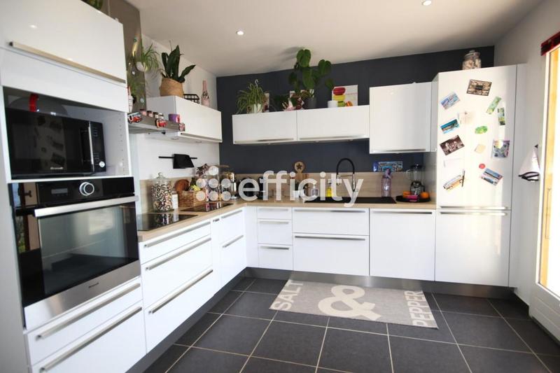 Maison - 142 m² - 6 pièces