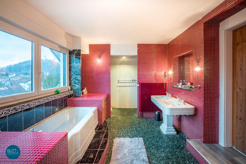 Maison - 390 m² - 11 pièces