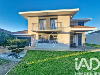 Maison - 153 m² - 5 pièces