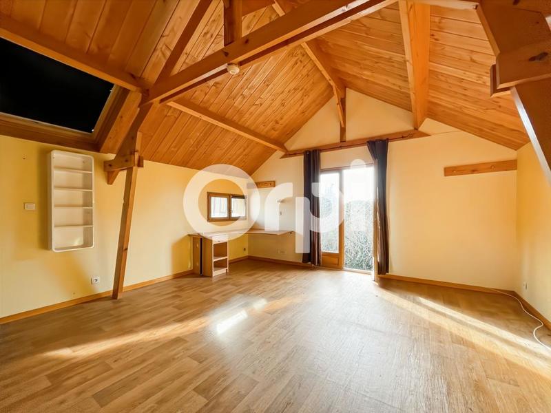 Maison - 300 m² - 8 pièces