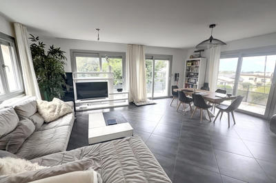 Maison - 202 m² - 7 pièces