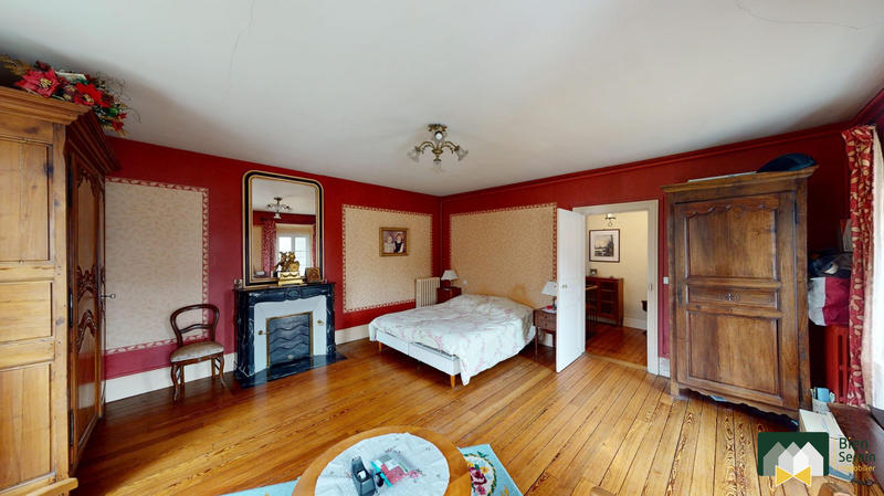 Maison - 247 m² - 8 pièces