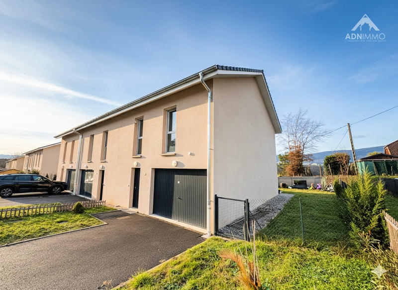 Maison - 98 m² - 5 pièces