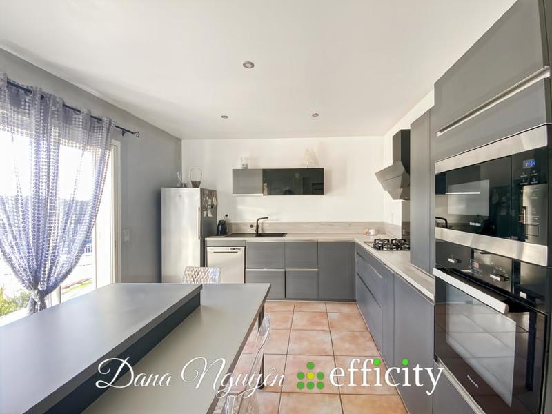 Villa - 176 m² - 8 pièces