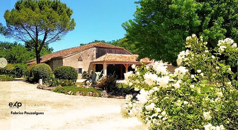 Propriété - 715 m² - 29 pièces