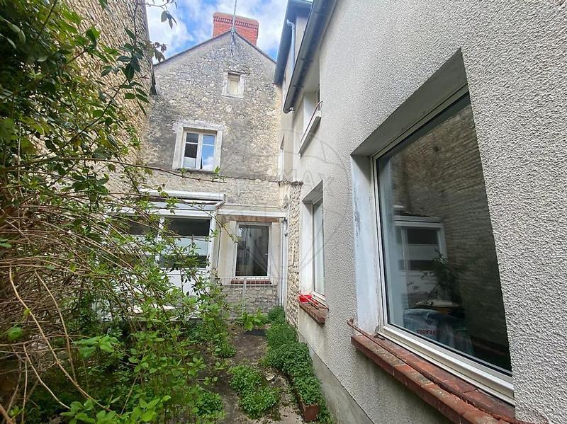 Maison - 250 m² - 7 pièces