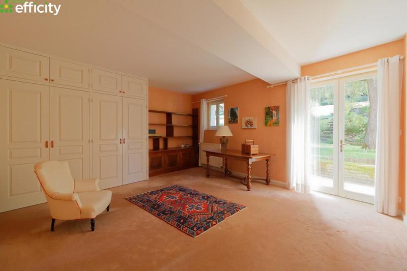 Maison - 290 m² - 11 pièces