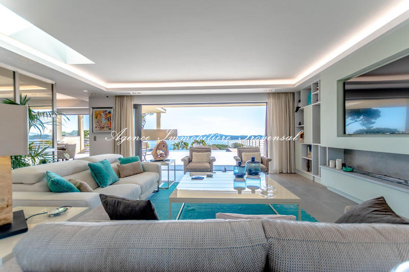 Villa - 313 m² - 7 pièces