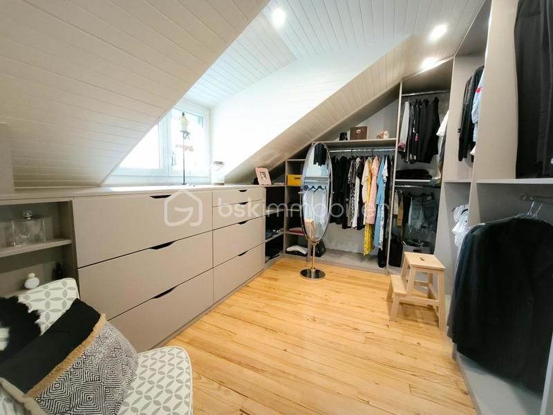 Maison traditionnelle - 164 m² - 6 pièces