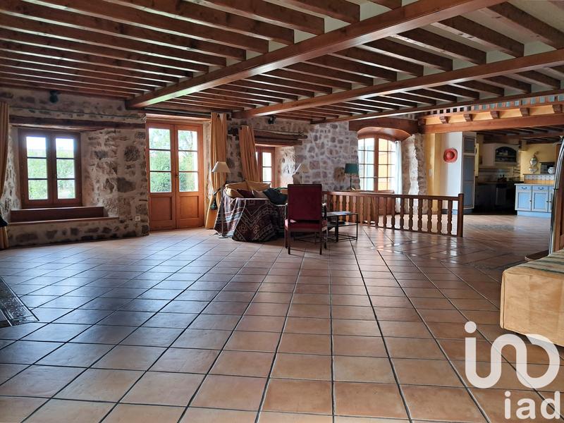 Maison - 234 m² - 5 pièces