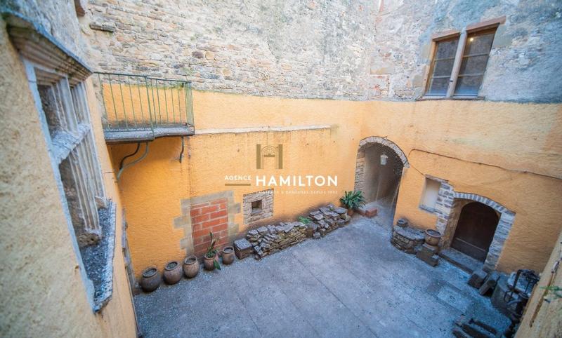 Propriété - 325 m² - 8 pièces